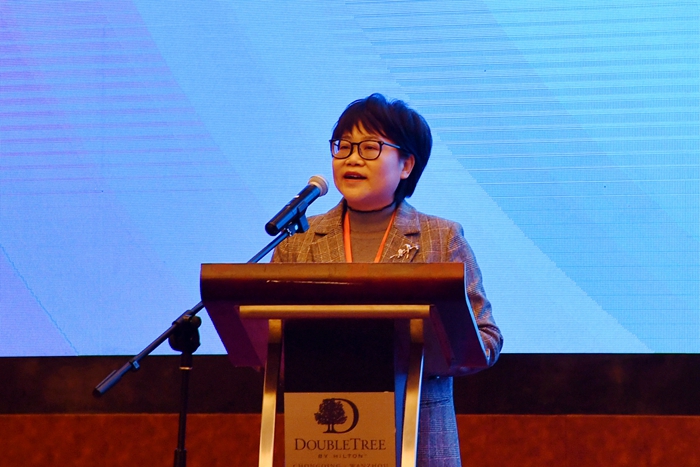 川南幼儿师专罗书记汇报筹备情况.JPG