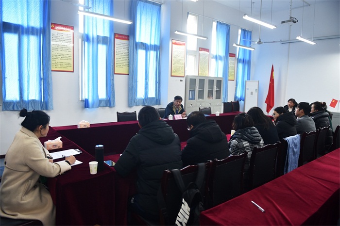 老师座谈.JPG