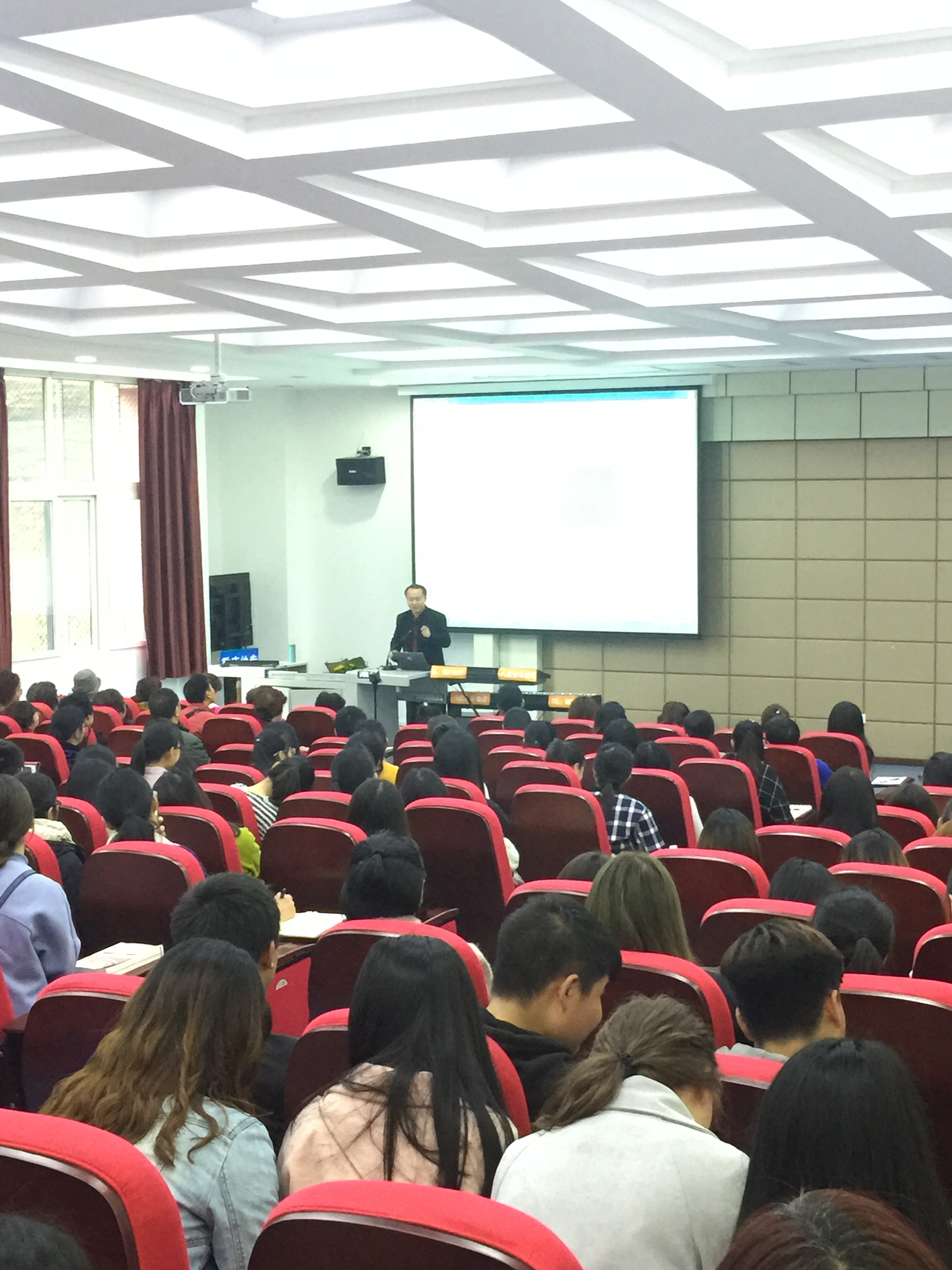 音乐教育系特邀孙伟教授讲学 (5).JPG